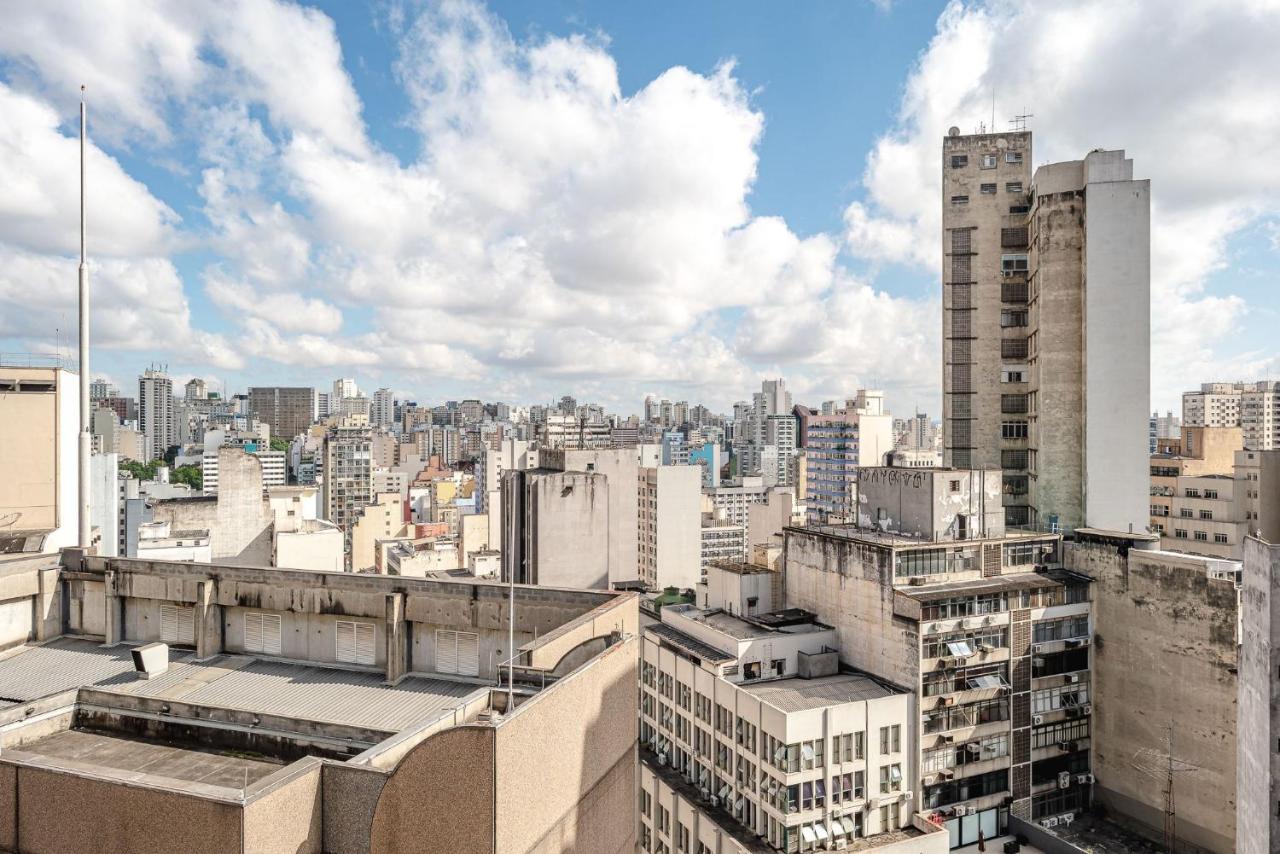 Pôr do sol 17º andar com vista da cidade São Paulo Exterior foto